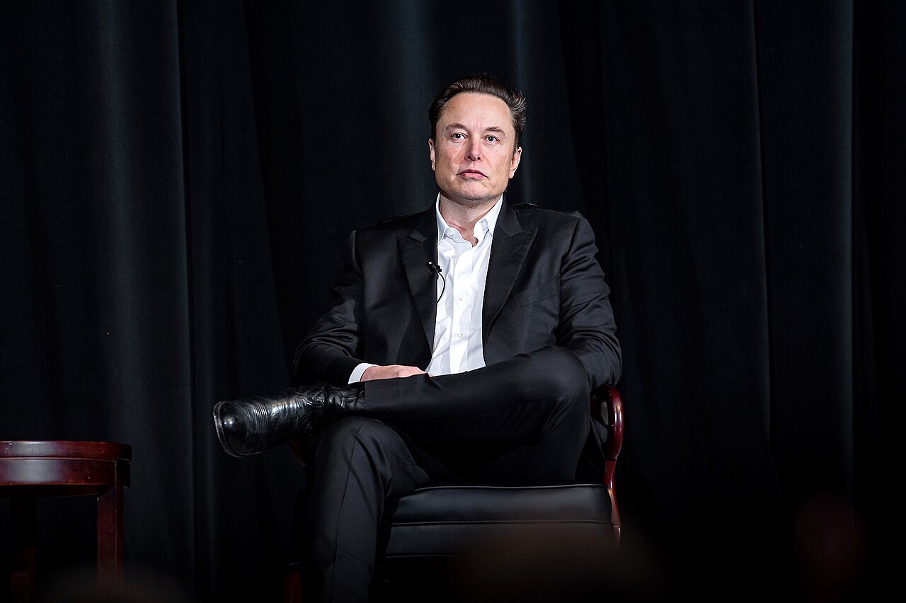 Elon Musk speaking at an event in Colorado in 2022